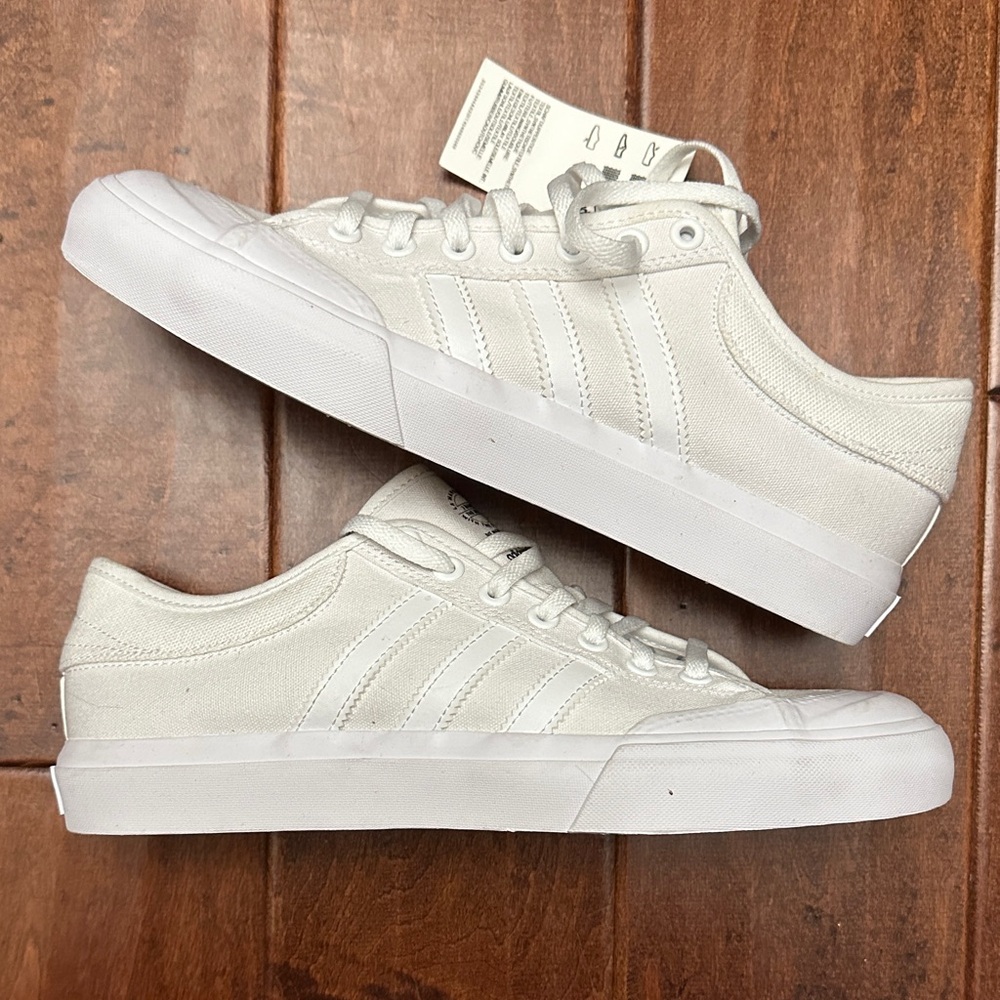 New Adidas Match Court NIZZA White / Off White Size 8.5